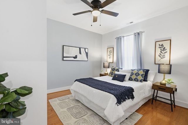 1020 10TH ST NE, Washington, DC 20002