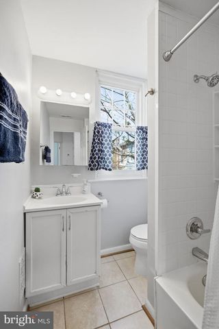 1020 10TH ST NE, Washington, DC 20002