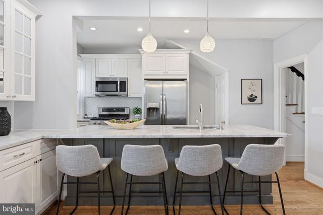 1020 10TH ST NE, Washington, DC 20002