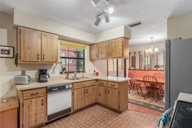 2560 NE 46 LANE, Ocala, FL 34479