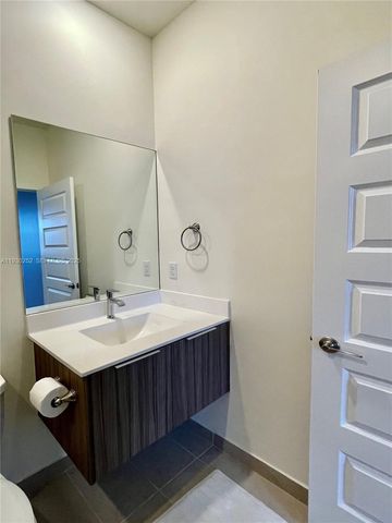 7825 NW 104th Ave 33, Doral, FL 33178