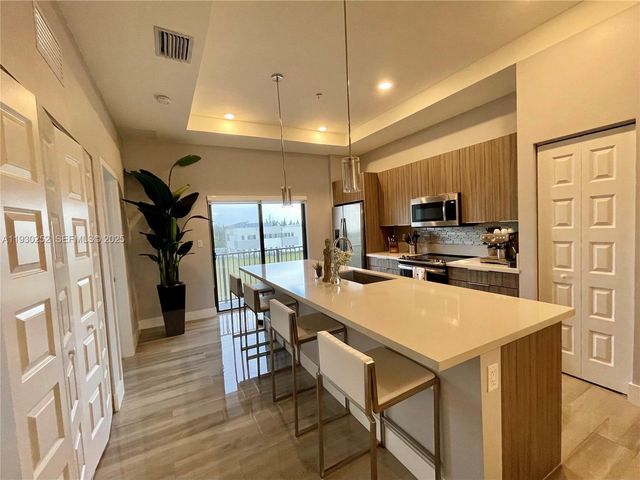 7825 NW 104th Ave 33, Doral, FL 33178