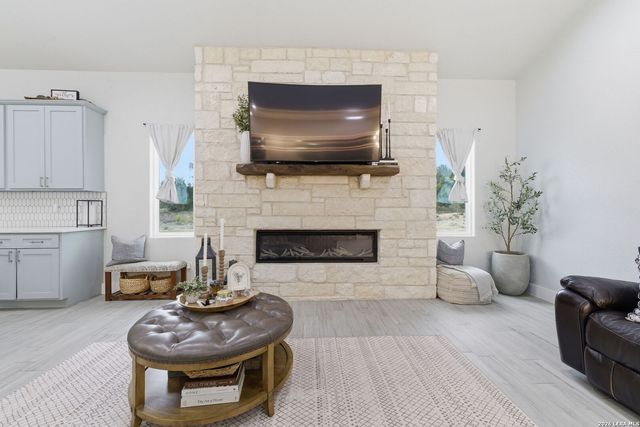 1108 LONG HOLLOW DR, Canyon Lake, TX 78133