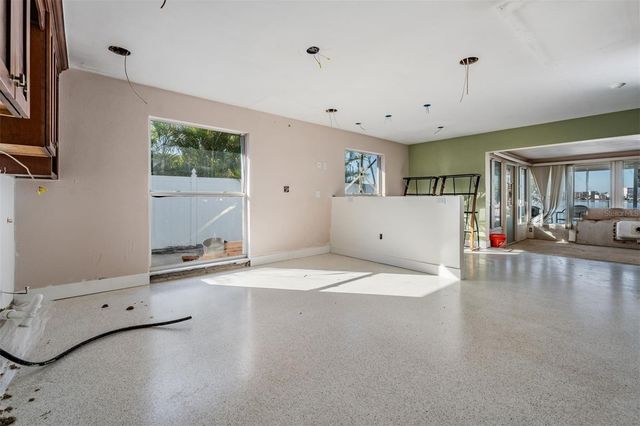 1854 DOLPHIN BOULEVARD S, St Petersburg, FL 33707