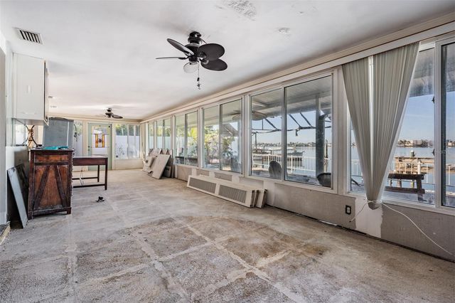 1854 DOLPHIN BOULEVARD S, St Petersburg, FL 33707