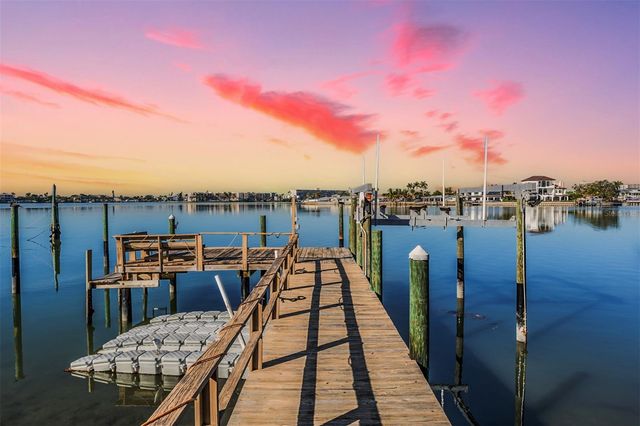 1854 DOLPHIN BOULEVARD S, St Petersburg, FL 33707