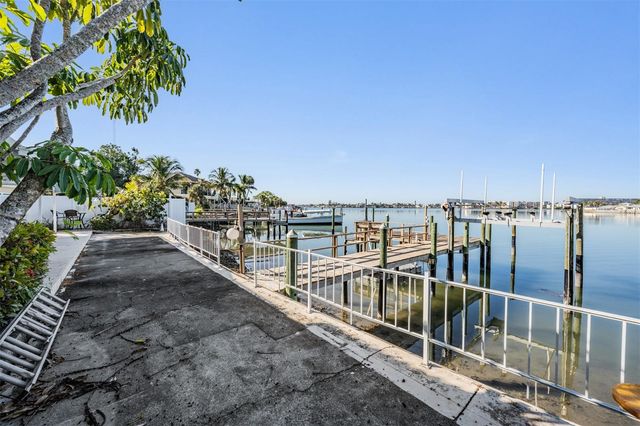 1854 DOLPHIN BOULEVARD S, St Petersburg, FL 33707