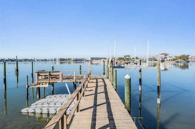 1854 DOLPHIN BOULEVARD S, St Petersburg, FL 33707