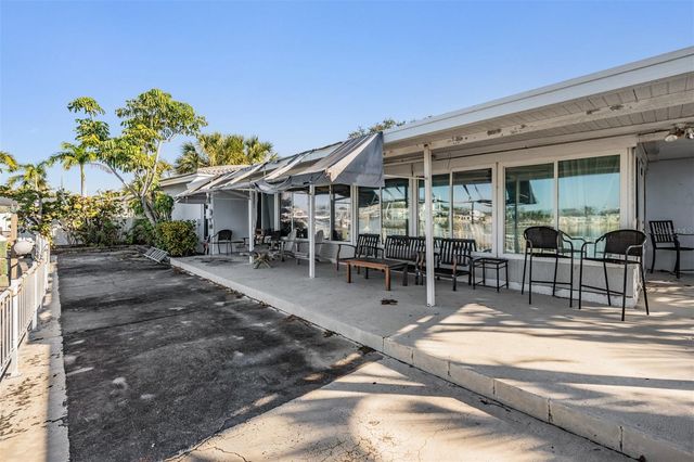 1854 DOLPHIN BOULEVARD S, St Petersburg, FL 33707