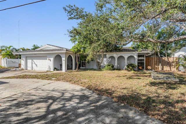 1854 DOLPHIN BOULEVARD S, St Petersburg, FL 33707