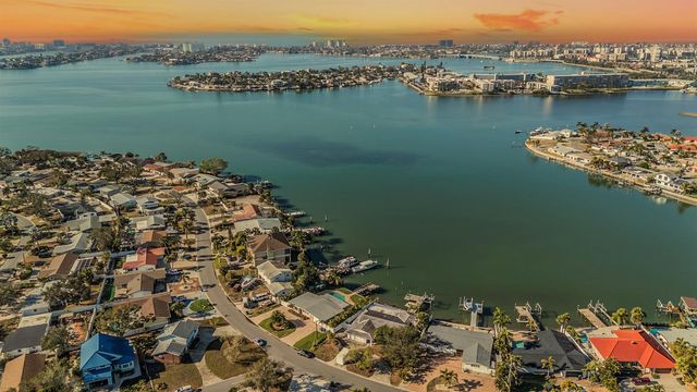 1854 DOLPHIN BOULEVARD S, St Petersburg, FL 33707