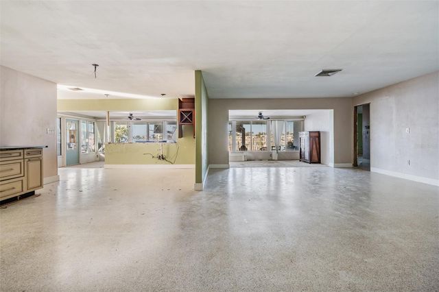 1854 DOLPHIN BOULEVARD S, St Petersburg, FL 33707