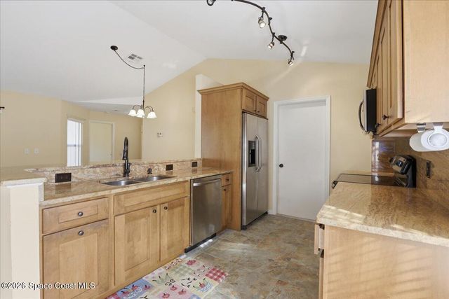 6285 N Mirror Lake Drive 6285, Sebastian, FL 32958