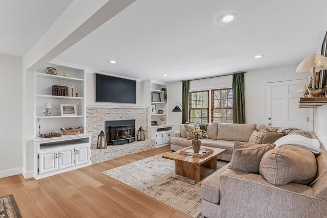 2012 E Shady Glen Drive, Springfield, MO 65804