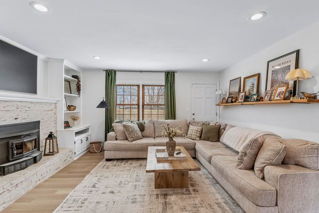 2012 E Shady Glen Drive, Springfield, MO 65804