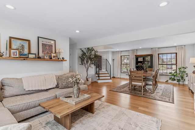 2012 E Shady Glen Drive, Springfield, MO 65804