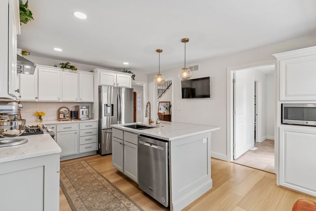 2012 E Shady Glen Drive, Springfield, MO 65804