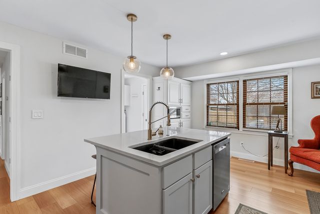 2012 E Shady Glen Drive, Springfield, MO 65804