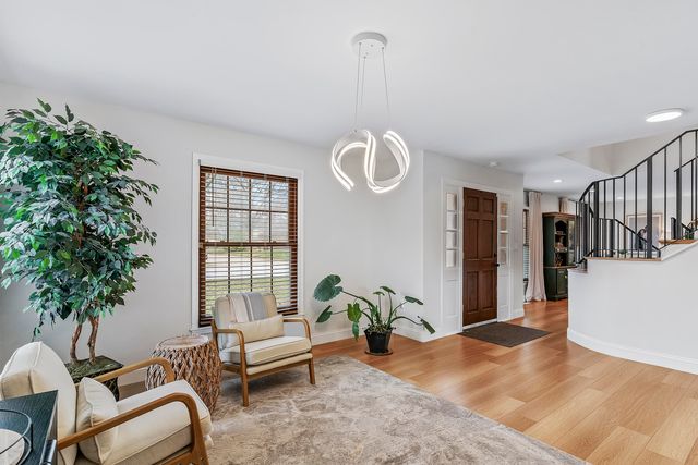 2012 E Shady Glen Drive, Springfield, MO 65804