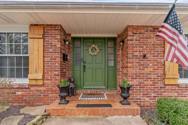 2012 E Shady Glen Drive, Springfield, MO 65804