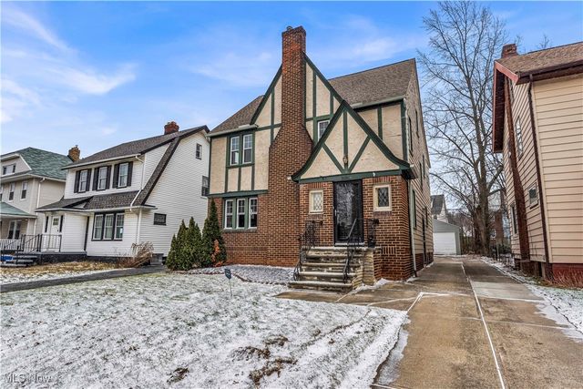 2021 Goodnor Road, Cleveland Heights, OH 44118