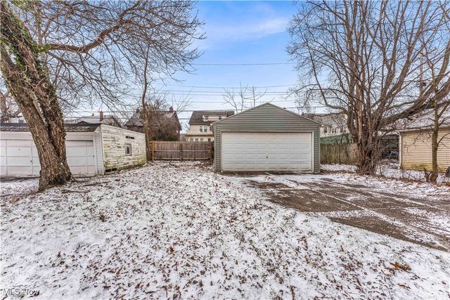 2021 Goodnor Road, Cleveland Heights, OH 44118