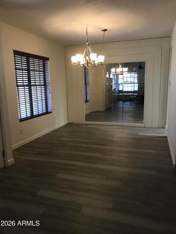 5318 W Shaw Butte Drive W, Glendale, AZ 85304