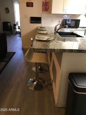 5318 W Shaw Butte Drive W, Glendale, AZ 85304