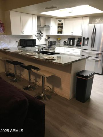 5318 W Shaw Butte Drive W, Glendale, AZ 85304