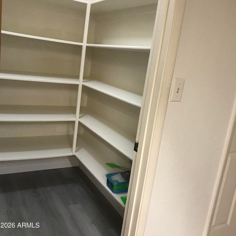 5318 W Shaw Butte Drive W, Glendale, AZ 85304