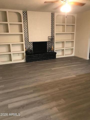 5318 W Shaw Butte Drive W, Glendale, AZ 85304