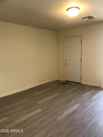 5318 W Shaw Butte Drive W, Glendale, AZ 85304