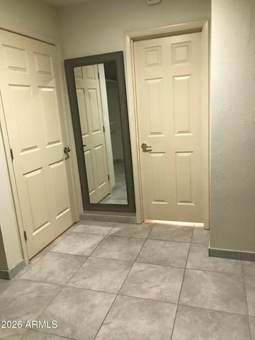 5318 W Shaw Butte Drive W, Glendale, AZ 85304