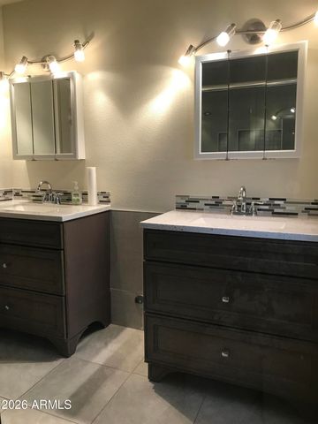 5318 W Shaw Butte Drive W, Glendale, AZ 85304