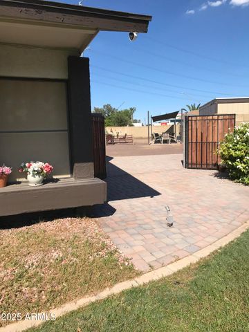5318 W Shaw Butte Drive W, Glendale, AZ 85304