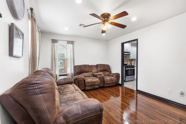 5911 E Reading Street, Tulsa, OK 74115