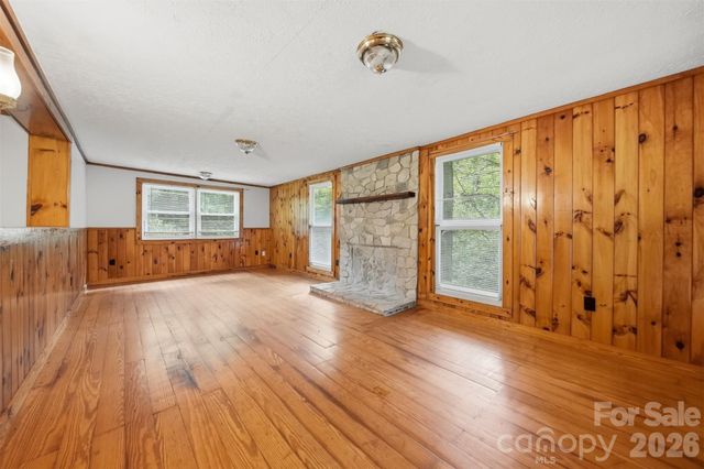 3131 Shallow Creek Road, Lenoir, NC 28645