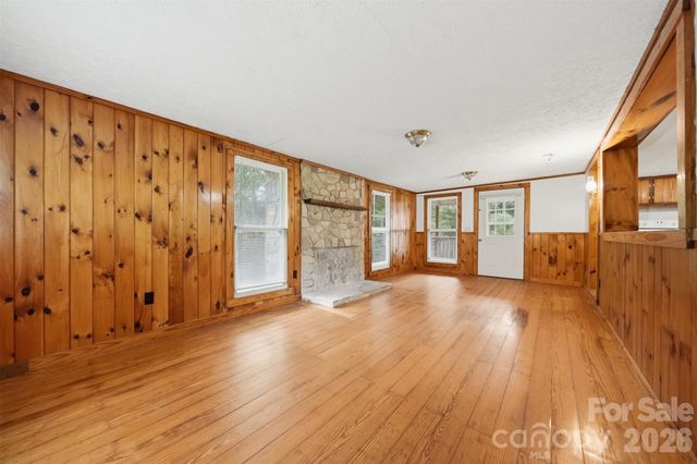 3131 Shallow Creek Road, Lenoir, NC 28645