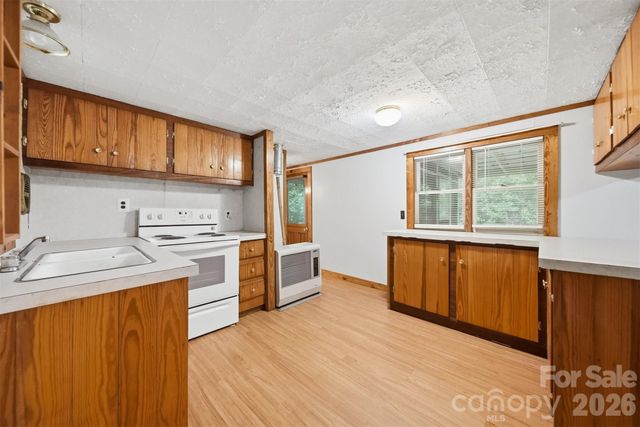 3131 Shallow Creek Road, Lenoir, NC 28645