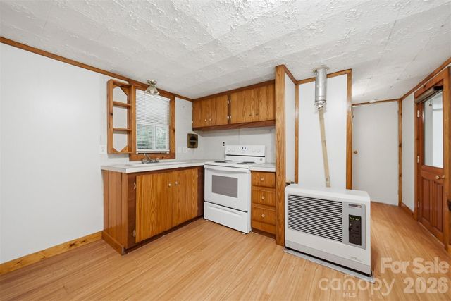 3131 Shallow Creek Road, Lenoir, NC 28645
