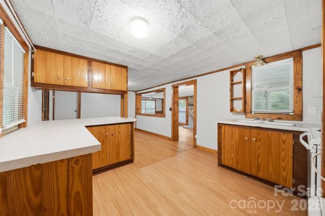 3131 Shallow Creek Road, Lenoir, NC 28645