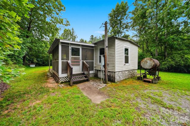 3131 Shallow Creek Road, Lenoir, NC 28645