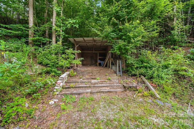 3131 Shallow Creek Road, Lenoir, NC 28645