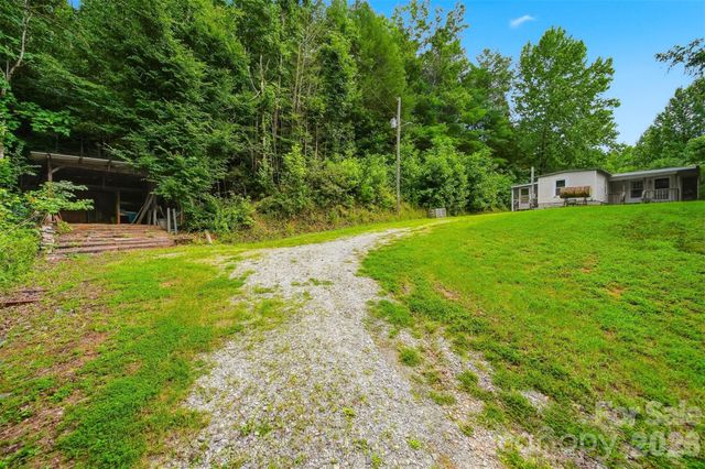 3131 Shallow Creek Road, Lenoir, NC 28645