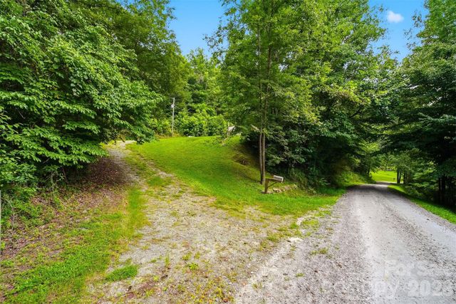 3131 Shallow Creek Road, Lenoir, NC 28645
