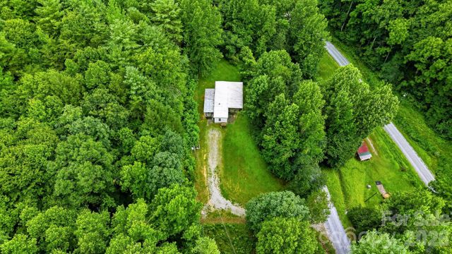 3131 Shallow Creek Road, Lenoir, NC 28645
