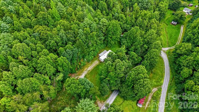 3131 Shallow Creek Road, Lenoir, NC 28645
