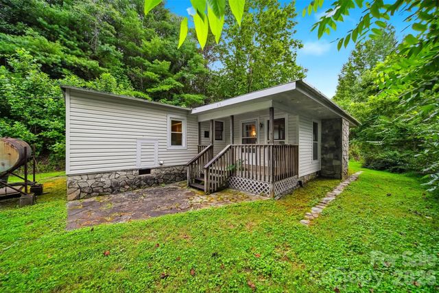 3131 Shallow Creek Road, Lenoir, NC 28645