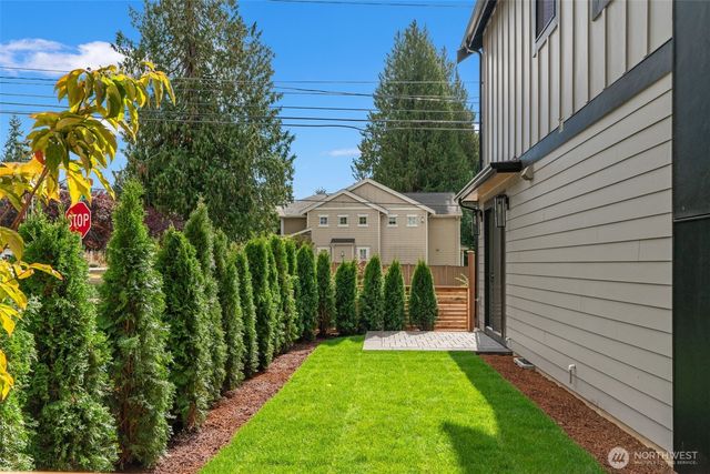 8005 131st Place NE, Kirkland, WA 98033