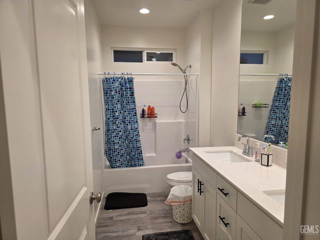 1112 Brookline Lane, Bakersfield, CA 93314